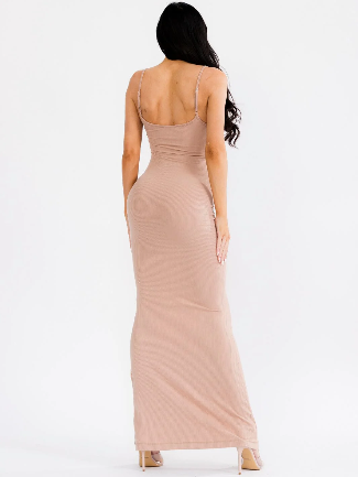 Chic Curve Maxi Dress